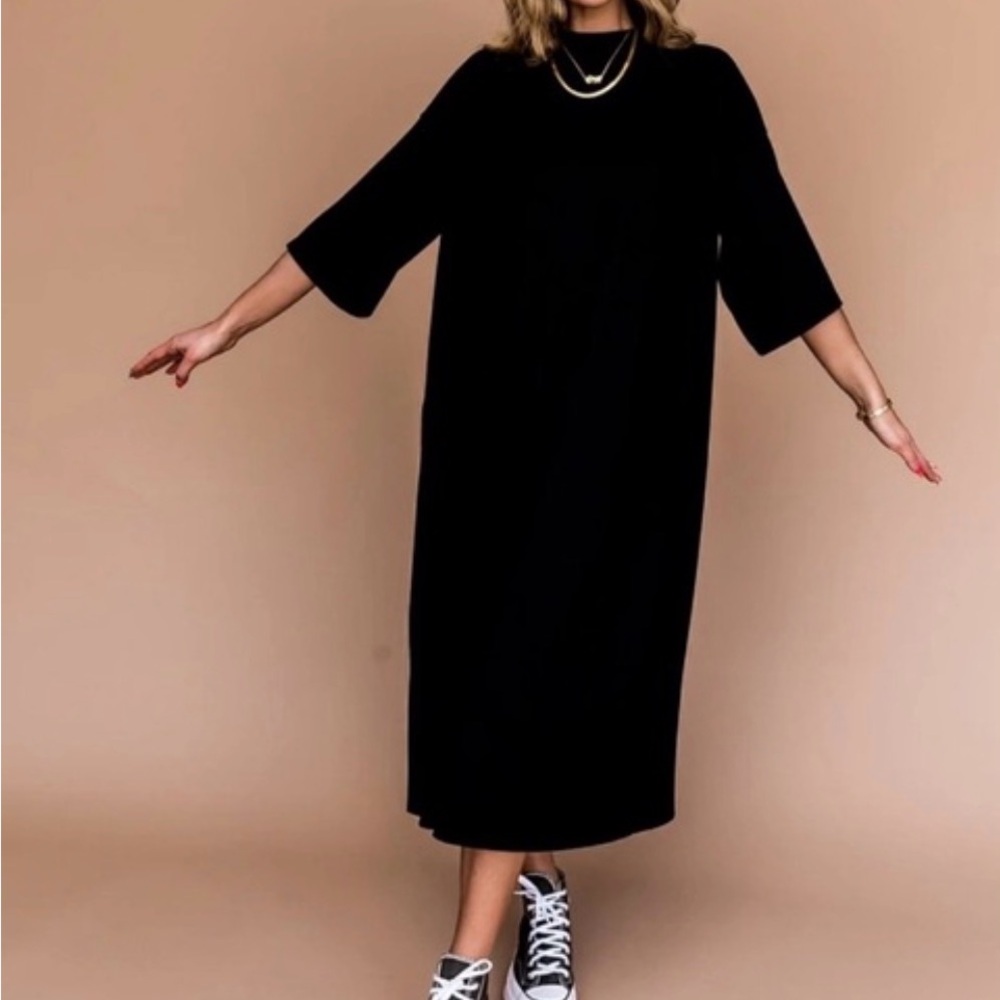 Dressed in LALA Black Midi T-Shirt Dress